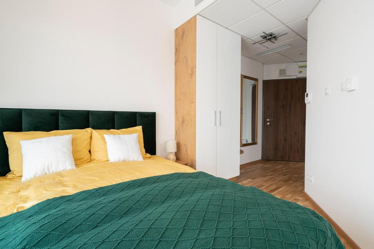 Apartamenty Wola Tower 华沙 外观 照片