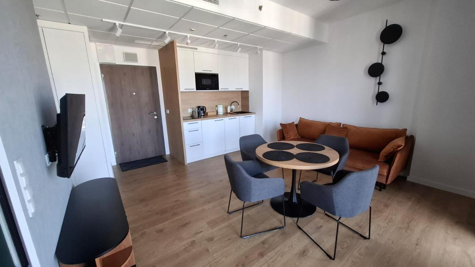 Apartamenty Wola Tower 华沙 外观 照片